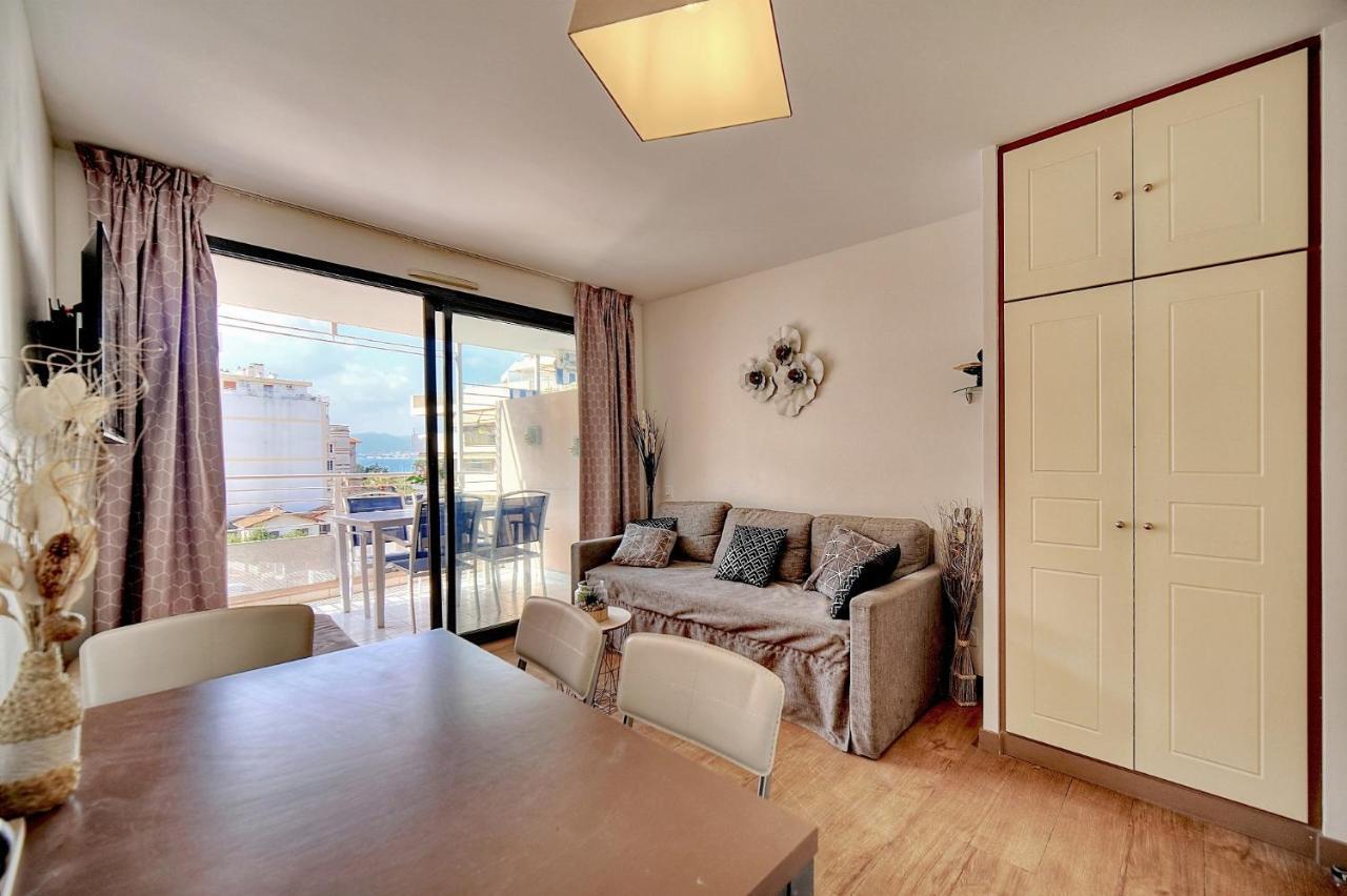 Agreable 2 Pieces Avec Piscine A1b235 * Cannes