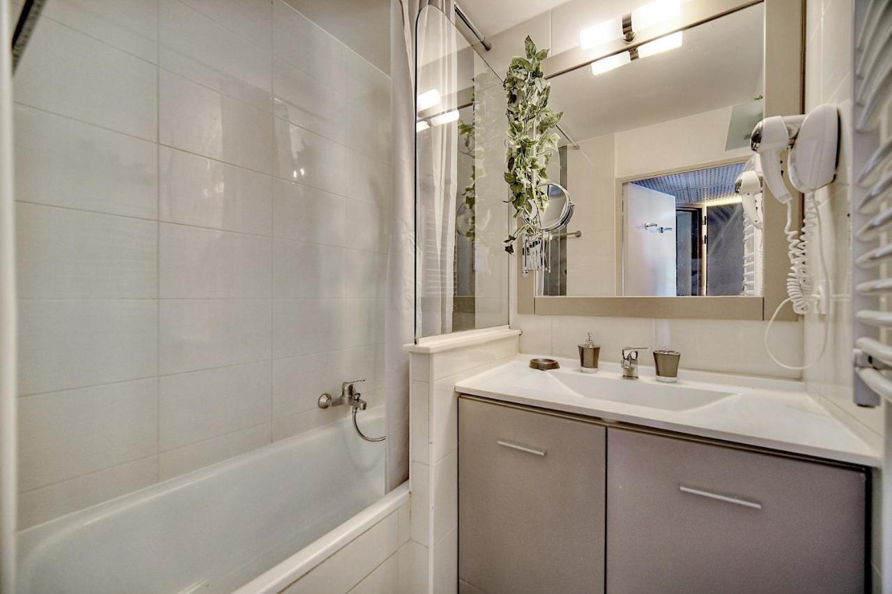 Agreable 2 Pieces Avec Piscine A1b235 Apartamento